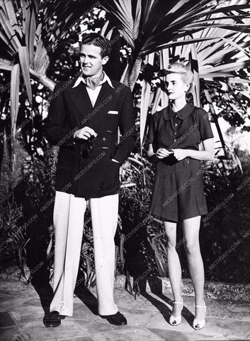 candid Robert Sweeney (amatuer golfer) Barbara Hutton 1365-35