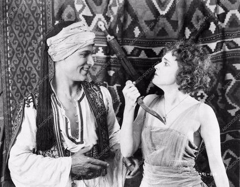 Rudolph Valentino scene The Sheik 1369-02