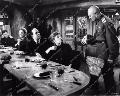 Yul Brynner Anne Jackson Robert Morley film The Journey 1376-02