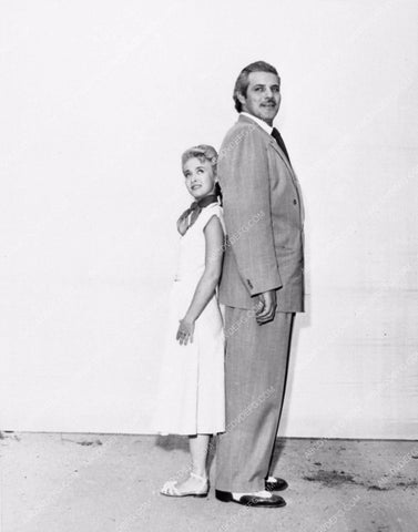 Jane Powell Buddy Barr comparing height 1390-15