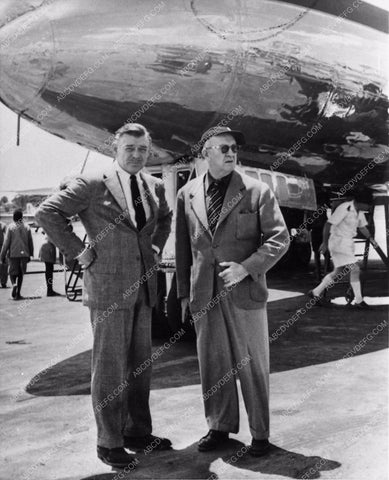 candid Hollywood Clark Gable John Ford on the tarmac 1407-11