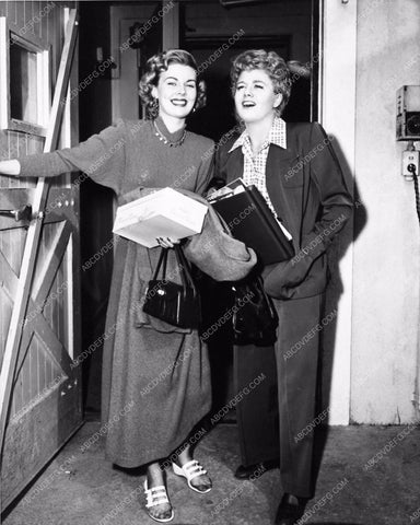 Shelley Winters candid MGM Studios behind the scenes My Man and I 1425-08