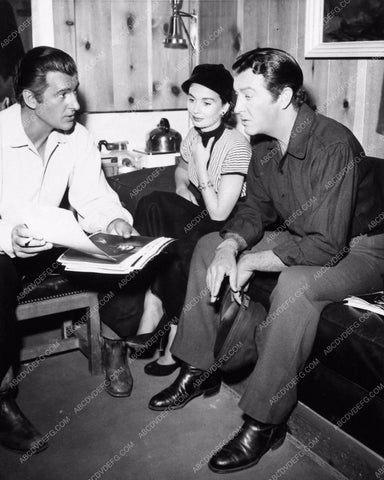 candid Stewart Granger Jean Simmons Robert Taylor 1425-24