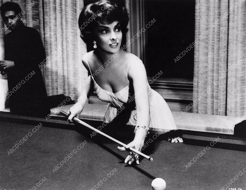 Gina Lollobrigida shooting pool film Never So Few 1483-28