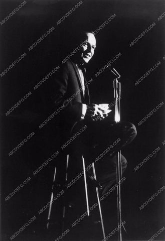 Frank Sinatra and cup of tea on stage 1495-28