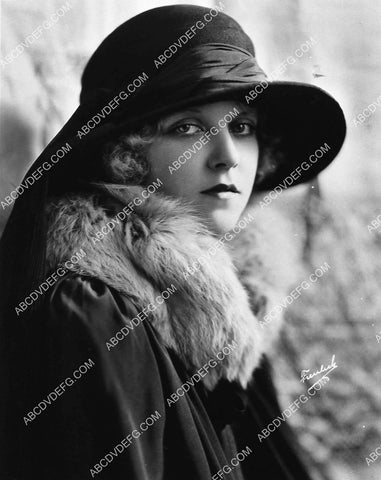 silent film actress Katherine MacDonald portrait 1499-01