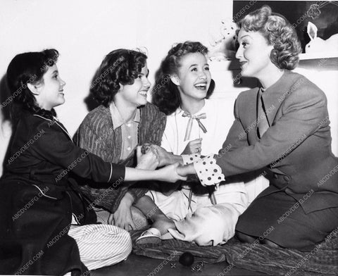 candid Jane Powell Jeanette MacDonald behind the scenes MGM 1507-16