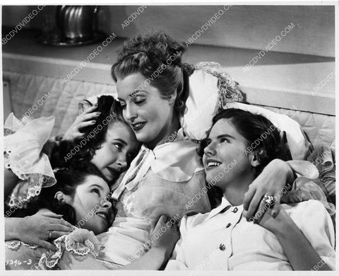 Jeanette MacDonald Ann E Todd Elinor Donahue film Three Daring Daughters 1535-18