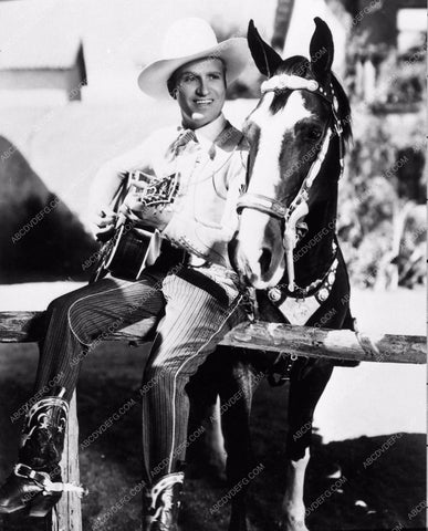 Gene Autry his guitar and horse Champion 1551-18