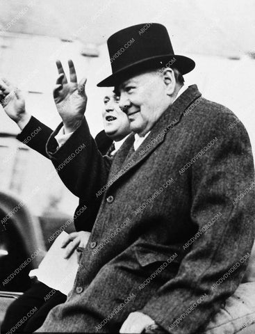 news photo Winston Churchill waving to the crowds 1557-29