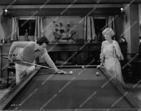 candid King Vidor & Marion Davies shoot a game of pool on set silent film Not So Dumb 1564-10