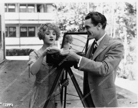 great candid Betty Compson John Gilbert bust out the makeup box at MGM Studios 1565-22