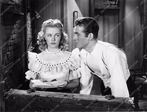 June Haver Mark Stevens film I Wonder Who's Kissing Her Now 1573-19