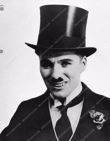 Charlie Chaplin in top hat and tuxedo 1598-03