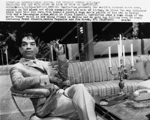 news photo Pepe Cantinflas in his Acapulco home 1601-22
