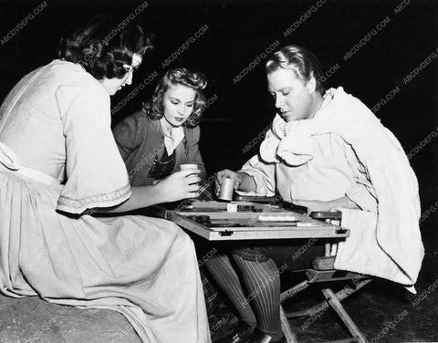 candid Nelson Eddy and MGM players play Backgammon behind scenes 1674-28