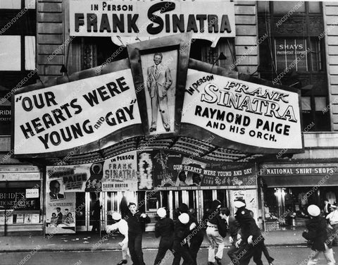 movie theaters historic New York City The Paramount Theatre Frank Sinatra in person 1694-12