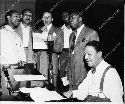 Frank Sinatra recording studio w unknown black artists 1727-21