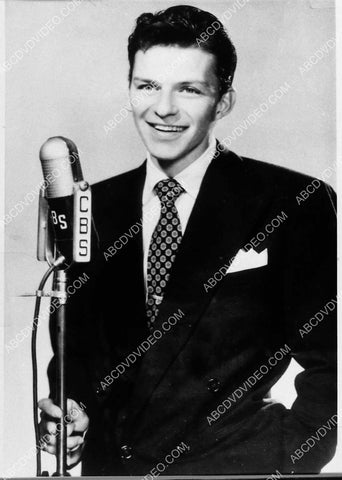 Frank Sinatra in the recording studio 1728-21