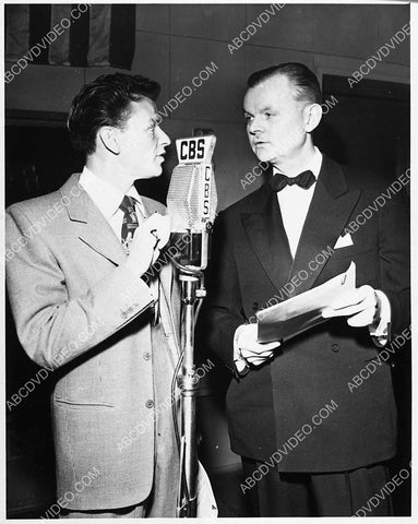 Frank Sinatra and someone do CBS radio broadcast 1729-04