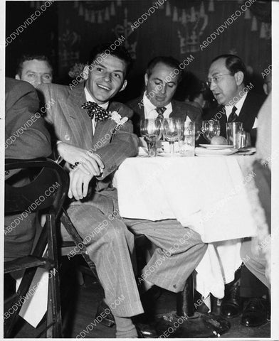 candid Frank Sinatra dining with friends 1731-02