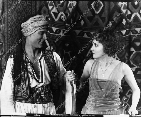 Rudolph Valentino Agnes Ayres silent film The Sheik 1732-25