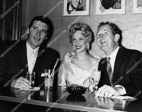 Peter Breck dines w Doodles Weaver and wife Rita at the Brown Derby 1751-30