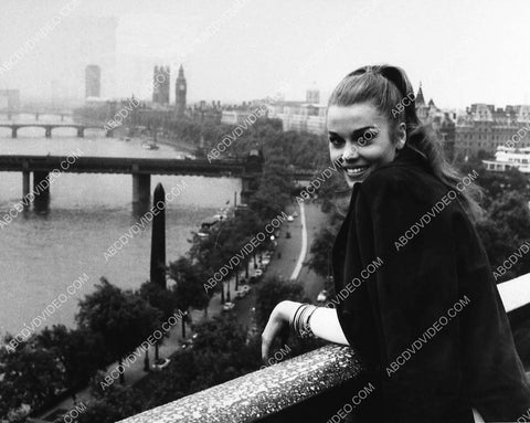 Jane Fonda looking out over London 1854-19