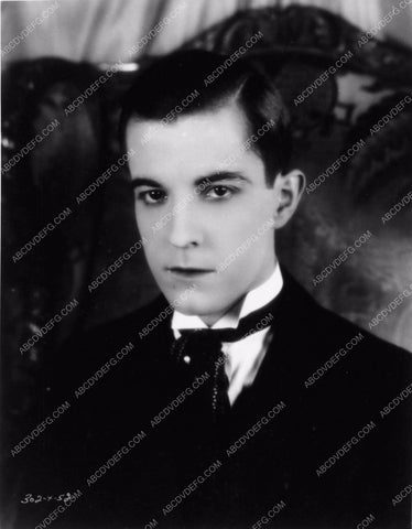 Ramon Novarro stylish handsome portrait photo 1857-16