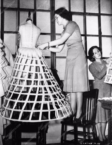 costume wardrobe department behind the scenes Gone with the Wind 1862-18