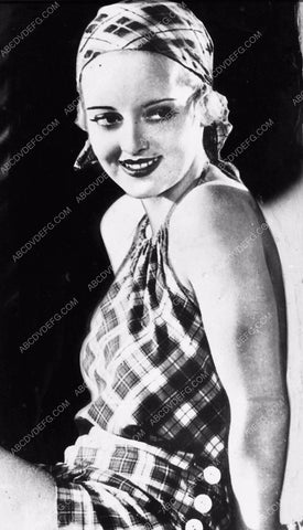 Bette Davis posed seated 1864-13