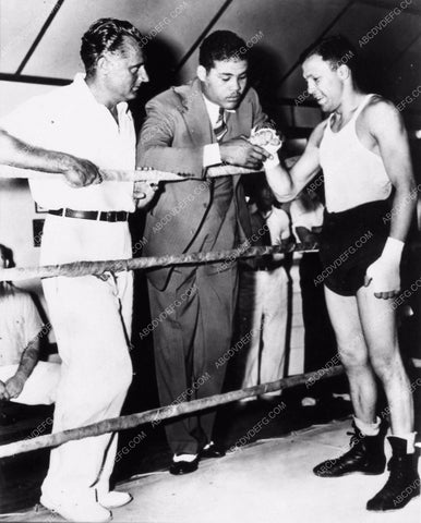 boxing great Joe Louis with Charles Atlas Lou Ambers cool sports photo 1868-21