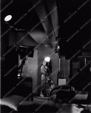 Norma Shearer candid behind the scenes Private Lives 1875-22