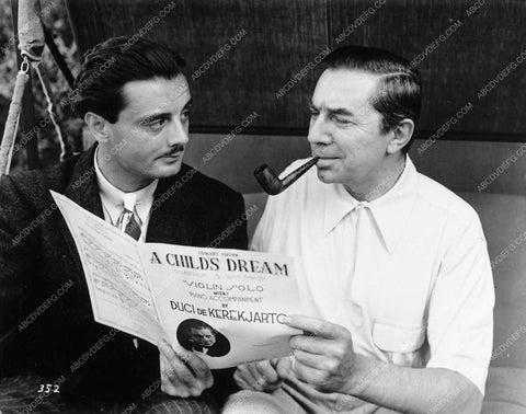 Bela Lugosi candid with violinist Duci De Kerekjarto 1889-18