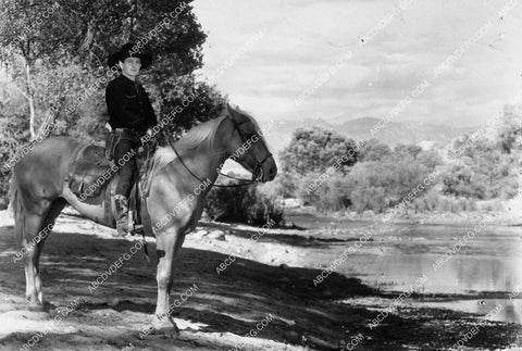 Bob Steele on horseback 1899-16