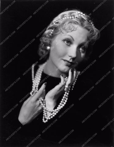 Ann Sothern fashion in pearl necklace photo 1902-11