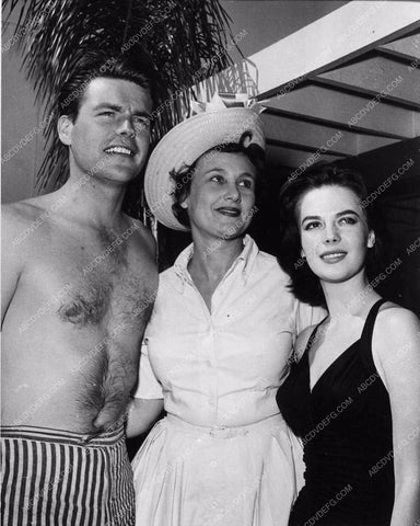 candid shirtless Robert Wagner Natalie Wood a day at the pool 1902-26