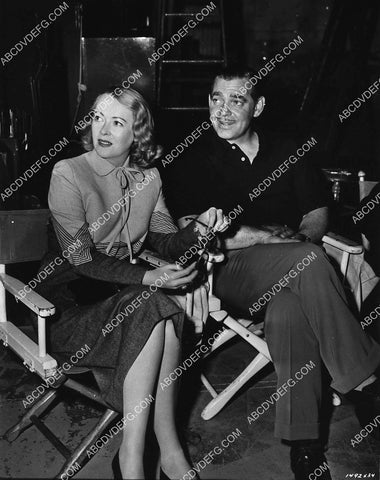 Clark Gable gets visit from wife on set 1909-27