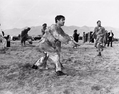 Clark Gable & cast playing baseball behind the scenes Strange Cargo photo 1910-12