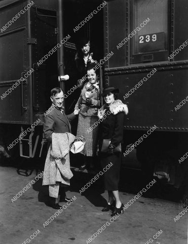 news photo poet Edgar A Guest and family at the train station 1913-19