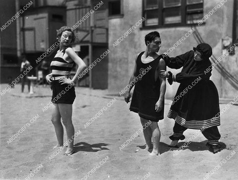 Marceline Day Buster Keaton at the beach silent film The Camerman 1915-01