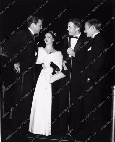 Robert Wagner Natalie Wood candid 1920-03