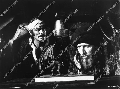 wizard and minature dragon spy film The Golden Voyage of Sinbad 1940-09