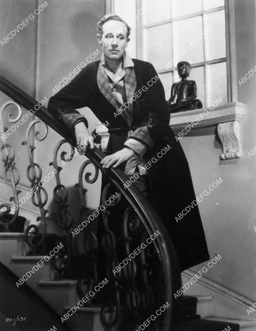 Leslie Howard on the staircase film Pygmalion 1940-13