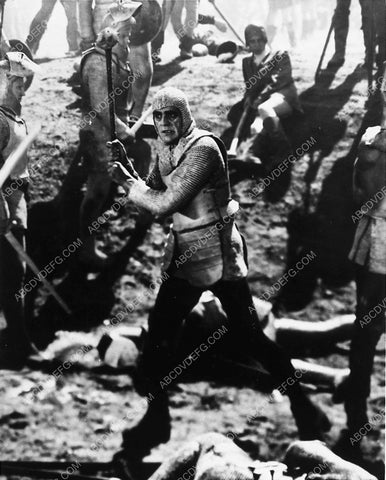 Boris Karloff in armor w mace battle scene film Tower of London 1987-15