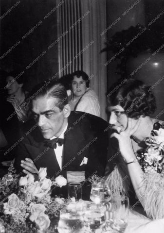 candid Hollywood Boris Karloff & wife dining out 1989-19