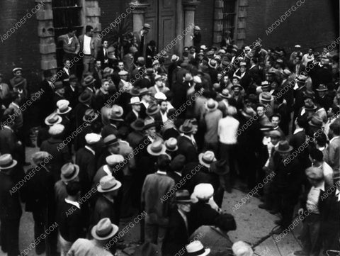 1933 news crime photo angry mob does lynching 2001-21
