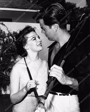 news photo candid Natalie Wood Robert Wagner going golfing 2010-24