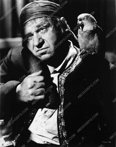 Wallace Beery and his parot film Treasure Island 2041-35