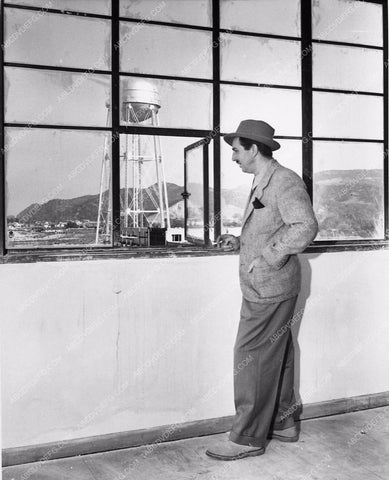 Walt Disney candid 2046-20